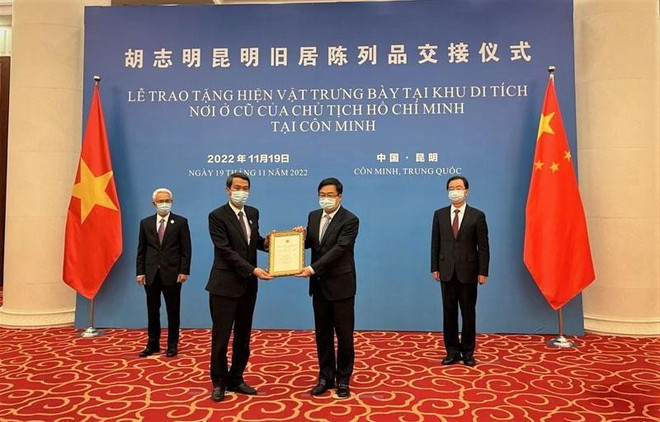 Vietnam regala busto de Ho Chi Minh a ciudad china de Kunming ảnh 1 Vietnam regala busto de Ho Chi Minh a ciudad china de Kunming ảnh 1