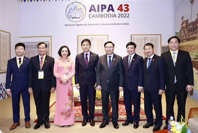 Presidente parlamentario vietnamita se reúne con sus homólogos de otros países ảnh 2 Presidente parlamentario vietnamita se reúne con sus homólogos de otros países ảnh 2
