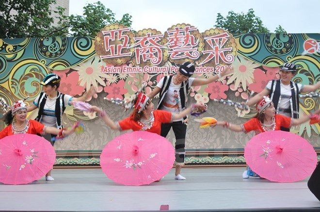 Vietnamitas participan en intercambio cultural asiático en Hong Kong ảnh 1