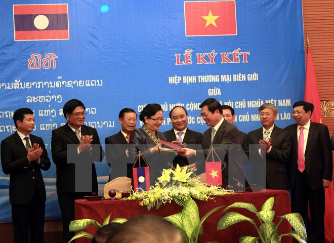Gobierno vietnamita ratifica acuerdo comercial con Laos ảnh 1 Gobierno vietnamita ratifica acuerdo comercial con Laos ảnh 1