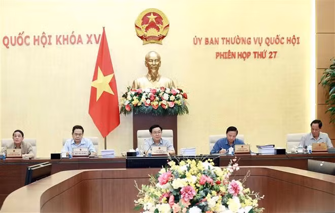 Parlamento de Vietnam examina política de desarrollo energético ảnh 1