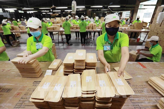 Industria maderera vietnamita empeñada en cumplir pedidos para finales del año ảnh 2 Industria maderera vietnamita empeñada en cumplir pedidos para finales del año ảnh 2