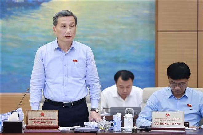 Parlamento de Vietnam examina política de desarrollo energético ảnh 2