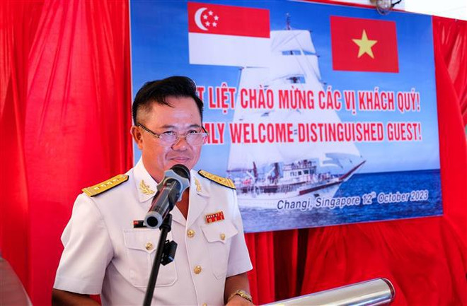 Armadas de Vietnam y Singapur refuerzan entendimiento mutuo ảnh 2 Armadas de Vietnam y Singapur refuerzan entendimiento mutuo ảnh 2