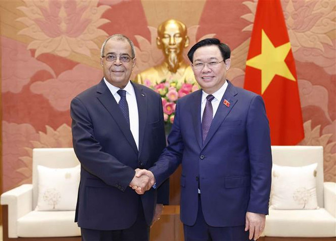 Presidente parlamentario vietnamita recibe a ministro argelino ảnh 1 Presidente parlamentario vietnamita recibe a ministro argelino ảnh 1
