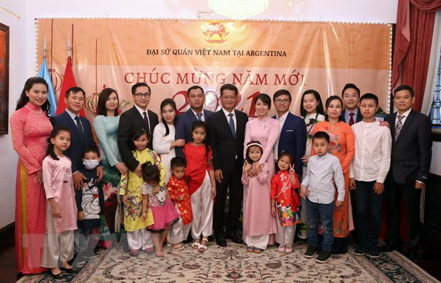 Comunidad vietnamita en Argentina se une al ambiente festivo del Tet ảnh 2 Comunidad vietnamita en Argentina se une al ambiente festivo del Tet ảnh 2