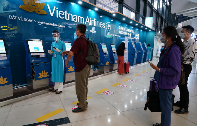 Vietnam Airlines recibe certificado de cinco estrellas en seguridad y prevención contra el COVID-19 ảnh 1