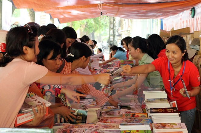 Presentan al público libros rusos traducidos en vietnamita ảnh 1 Presentan al público libros rusos traducidos en vietnamita ảnh 1