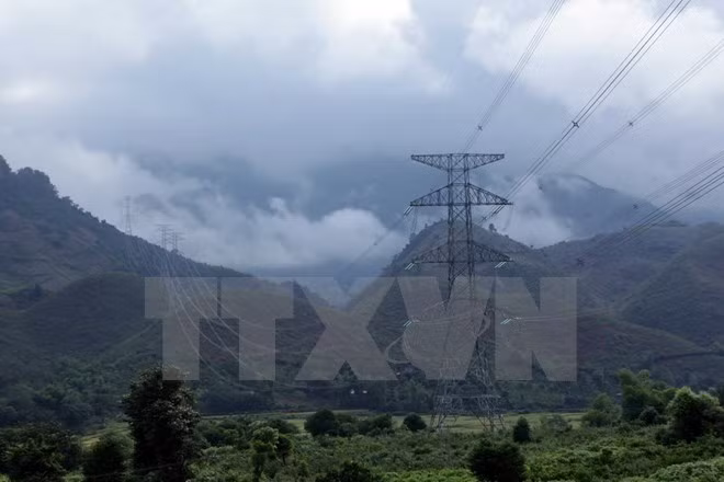 En operación línea eléctrica en noroeste de Vietnam ảnh 1