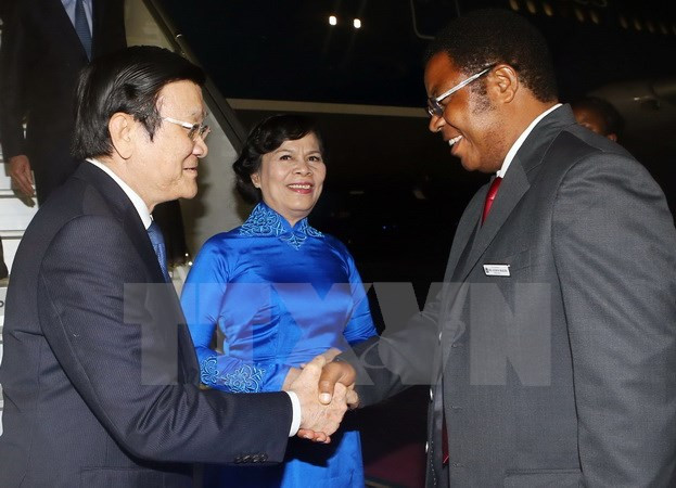 Presidente vietnamita llega a Tanzania ảnh 1 Presidente vietnamita llega a Tanzania ảnh 1