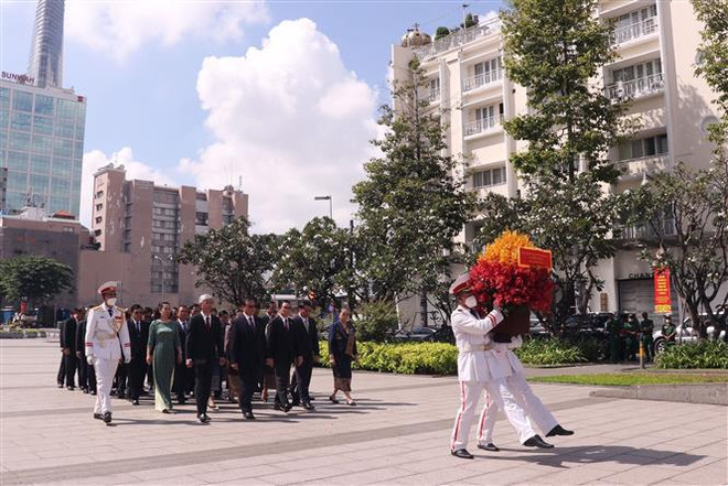 Ciudad Ho Chi Minh celebra evento solemne para conmemorar relaciones Vietnam-Laos ảnh 4 Ciudad Ho Chi Minh celebra evento solemne para conmemorar relaciones Vietnam-Laos ảnh 4