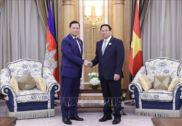 Premieres de Vietnam y Camboya se reúnen al margen de la Cumbre ASEAN-CCG ảnh 1 Premieres de Vietnam y Camboya se reúnen al margen de la Cumbre ASEAN-CCG ảnh 1