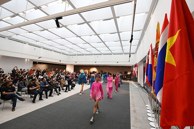 Exposición de arte en Hanoi atraerá a 156 artistas locales y extranjeros ảnh 1 Exposición de arte en Hanoi atraerá a 156 artistas locales y extranjeros ảnh 1