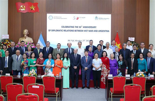 Felicitaciones por 50 aniversario de relaciones diplomáticas Vietnam-Argentina ảnh 1 Felicitaciones por 50 aniversario de relaciones diplomáticas Vietnam-Argentina ảnh 1