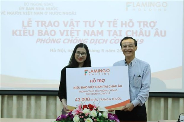 Apoyan a vietnamitas residentes en Europa para hacer frente al COVID-19 ảnh 1 Apoyan a vietnamitas residentes en Europa para hacer frente al COVID-19 ảnh 1