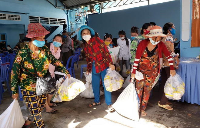 Amplían apoyo a vietnamitas residentes en Camboya ante impactos del COVID-19 ảnh 1 Amplían apoyo a vietnamitas residentes en Camboya ante impactos del COVID-19 ảnh 1