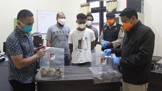 Frustra Indonesia complot para atentado con bomba en mezquita ảnh 1 Frustra Indonesia complot para atentado con bomba en mezquita ảnh 1