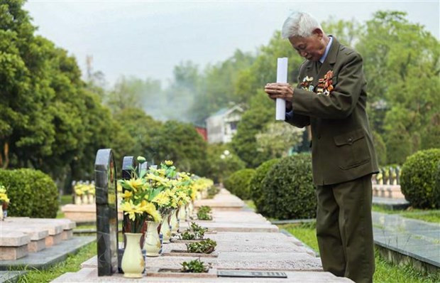 Honran en Vietnam a veteranos con motivo del aniversario de victoria de Dien Bien Phu ảnh 1 Honran en Vietnam a veteranos con motivo del aniversario de victoria de Dien Bien Phu ảnh 1