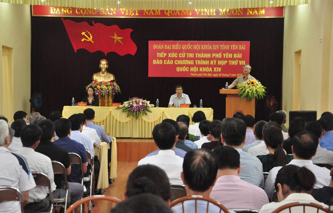 Dirigentes vietnamitas sostienen contactos con electores de cara a próximas sesiones parlamentarias ảnh 1 Dirigentes vietnamitas sostienen contactos con electores de cara a próximas sesiones parlamentarias ảnh 1
