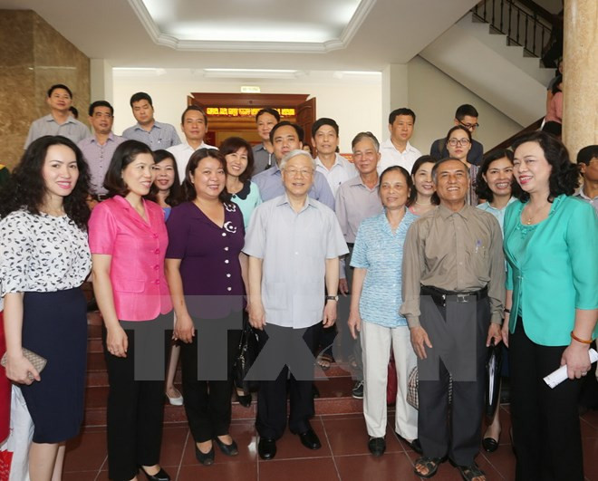 Máximo líder partidista mantiene contacto preelectoral con votantes de Hanoi ảnh 1 Máximo líder partidista mantiene contacto preelectoral con votantes de Hanoi ảnh 1