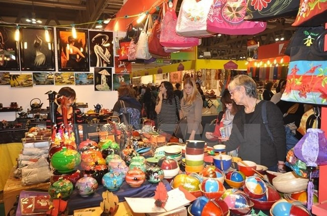 Diplomático chino pondera el ambiente de inversión en Vietnam ảnh 1 Diplomático chino pondera el ambiente de inversión en Vietnam ảnh 1