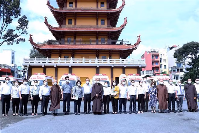 Sangha Budista de Vietnam en Ciudad Ho Chi Minh apoya lucha contra COVID-19 ảnh 2