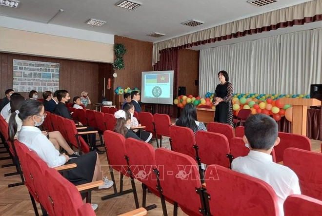 Inauguran clases de idioma vietnamita en la escuela Ho Chi Minh en Ucrania ảnh 1 Inauguran clases de idioma vietnamita en la escuela Ho Chi Minh en Ucrania ảnh 1