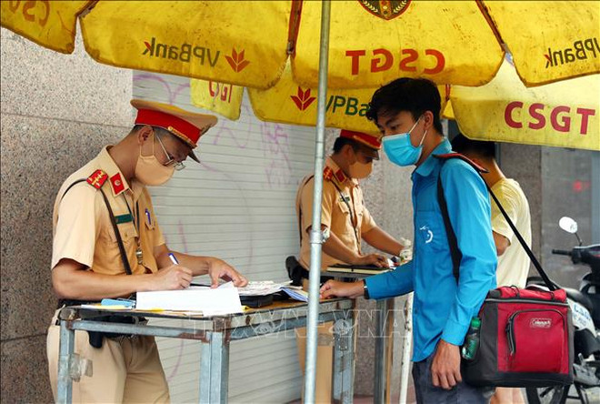 Hanoi instala cámaras de escaneo de códigos QR para control pandémico del COVID-19 ảnh 1 Hanoi instala cámaras de escaneo de códigos QR para control pandémico del COVID-19 ảnh 1