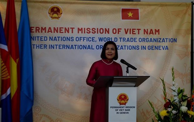 Embajadora vietnamita agradece apoyo de comunidad internacional a su país en combate al COVID-19 ảnh 1 Embajadora vietnamita agradece apoyo de comunidad internacional a su país en combate al COVID-19 ảnh 1