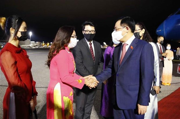 Presidente de la Asamblea Nacional de Vietnam inicia una visita oficial a Finlandia ảnh 1 Presidente de la Asamblea Nacional de Vietnam inicia una visita oficial a Finlandia ảnh 1