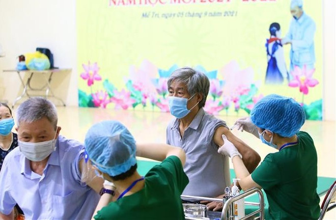 Vietnam con más de 30,4 millones de dosis contra el COVID-19 inyectadas ảnh 1 Vietnam con más de 30,4 millones de dosis contra el COVID-19 inyectadas ảnh 1