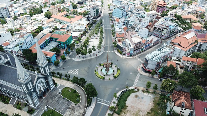 Exigen estricta implementación del distanciamiento social en áreas de alto riesgo en Vietnam ảnh 1