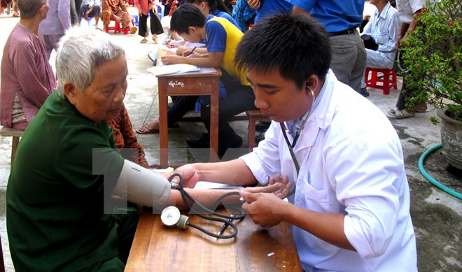 Vicepremier resalta esfuerzos por ampliar seguros médico y social para ancianos ảnh 1 Vicepremier resalta esfuerzos por ampliar seguros médico y social para ancianos ảnh 1