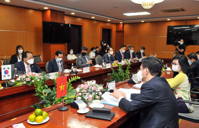 Vietnam y Corea del Sur promueven lazos en comercio, industria y energía ảnh 1 Vietnam y Corea del Sur promueven lazos en comercio, industria y energía ảnh 1