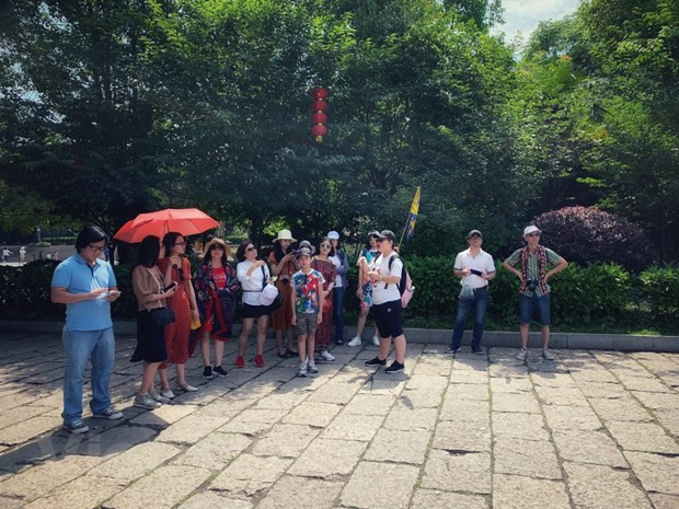 Recursos humanos en sector turístico de Vietnam “se sumergen” para superar el “tsunami” del COVID-19 ảnh 1 Recursos humanos en sector turístico de Vietnam “se sumergen” para superar el “tsunami” del COVID-19 ảnh 1