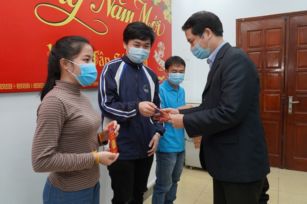 Diversas actividades para ayudar a estudiantes extranjeros a celebrar el Tet en Vietnam ảnh 1 Diversas actividades para ayudar a estudiantes extranjeros a celebrar el Tet en Vietnam ảnh 1