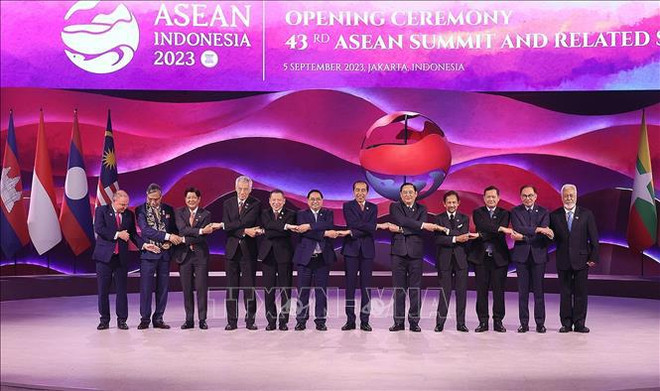 Destacan mensajes de premier vietnamita en 43 Cumbre de la ASEAN ảnh 1 Destacan mensajes de premier vietnamita en 43 Cumbre de la ASEAN ảnh 1