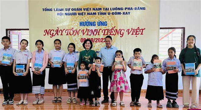 Vietnamitas en Laos responden al Día de Honor de su lengua materna ảnh 1 Vietnamitas en Laos responden al Día de Honor de su lengua materna ảnh 1
