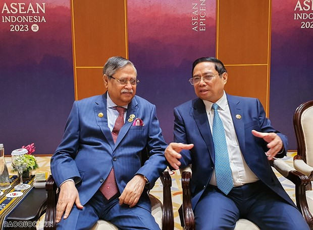 Primer ministro vietnamita se reúne con dirigentes indio y bangladesí ảnh 2 Primer ministro vietnamita se reúne con dirigentes indio y bangladesí ảnh 2