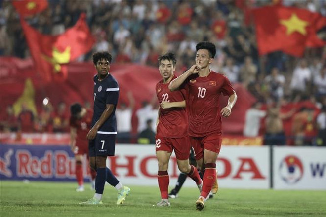 Equipo sub-23 de Vietnam lidera grupo C tras victoria contundente ante Guam ảnh 2 Equipo sub-23 de Vietnam lidera grupo C tras victoria contundente ante Guam ảnh 2