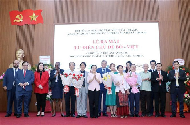 Lanzan en Hanoi diccionario portugués - vietnamita ảnh 1