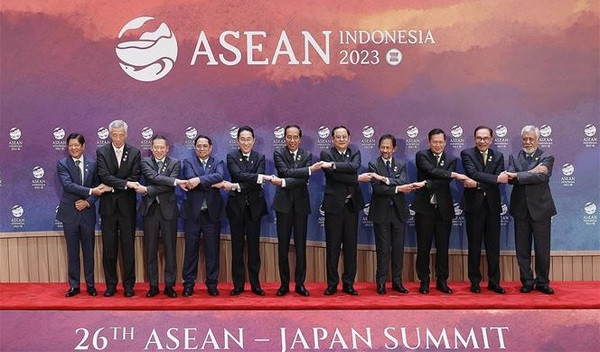 Premier vietnamita asiste a cumbres con China, Corea del Sur y Japón ảnh 3 Premier vietnamita asiste a cumbres con China, Corea del Sur y Japón ảnh 3