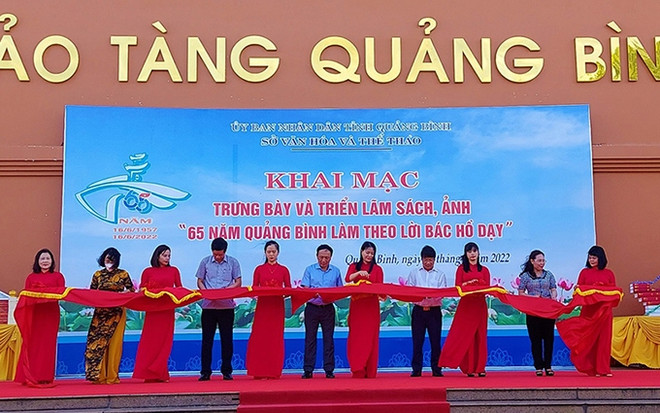 Exposición en Quang Binh resalta enseñanzas del Presidente Ho Chi Minh ảnh 1 Exposición en Quang Binh resalta enseñanzas del Presidente Ho Chi Minh ảnh 1