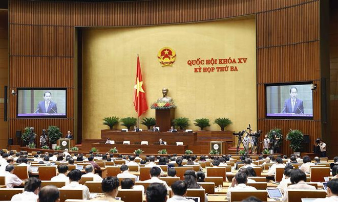 Parlamento vietnamita continúa debates sobre asuntos socioeconómicos ảnh 1