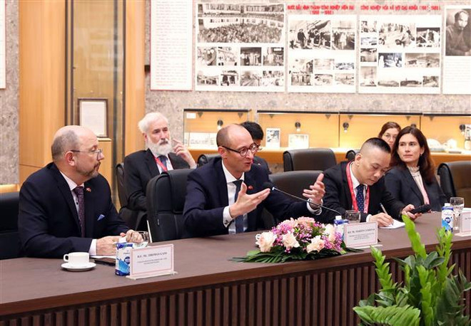 Vietnam y Suiza por intensificar lazos en economía y comercio ảnh 2 Vietnam y Suiza por intensificar lazos en economía y comercio ảnh 2