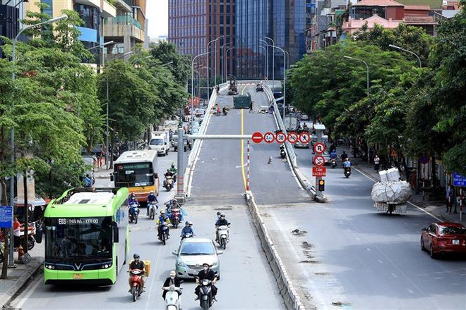 Abre al tráfico paso elevado Chua Boc – Pham Ngoc Thach en Hanoi ảnh 2