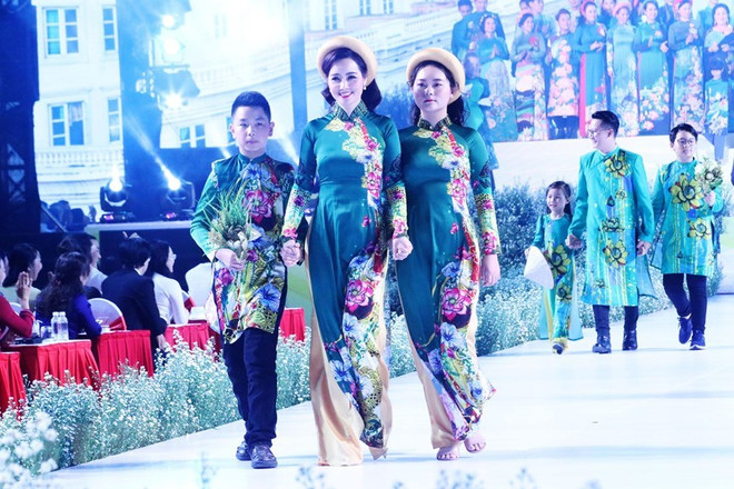 Concluye en Vietnam Festival del traje tradicional Ao Dai ảnh 1