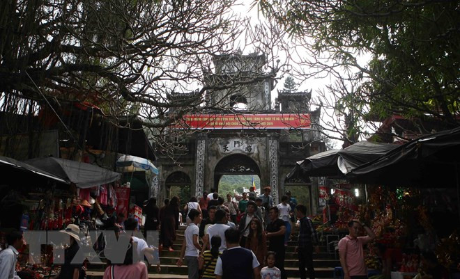 Festejo de Pagoda Huong de Vietnam atrae a más de un millón de visitantes ảnh 4 Festejo de Pagoda Huong de Vietnam atrae a más de un millón de visitantes ảnh 4