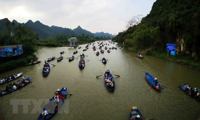 Festejo de Pagoda Huong de Vietnam atrae a más de un millón de visitantes ảnh 3 Festejo de Pagoda Huong de Vietnam atrae a más de un millón de visitantes ảnh 3