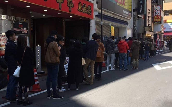 Inauguran con éxito primer restaurante vietnamita de sopa Pho Thin en Tokio ảnh 1 Inauguran con éxito primer restaurante vietnamita de sopa Pho Thin en Tokio ảnh 1